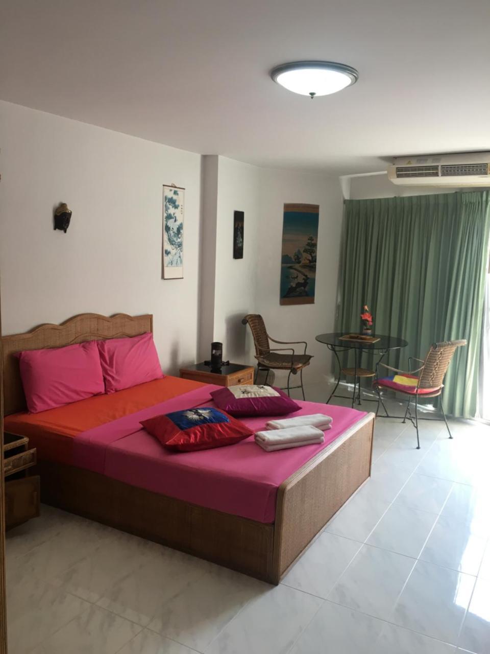 B&B View Talay 1B Apartments Pattaya Buitenkant foto