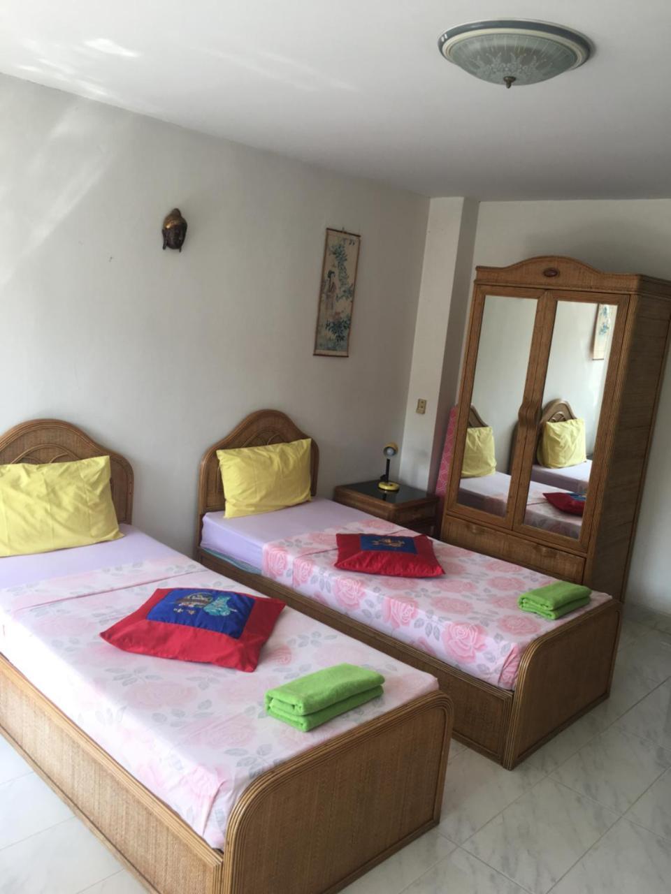 B&B View Talay 1B Apartments Pattaya Buitenkant foto